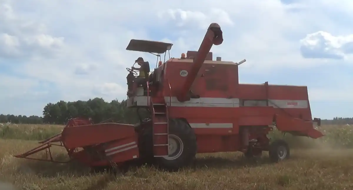Kombajny zbożowe używane polskiej produkcji Bizon